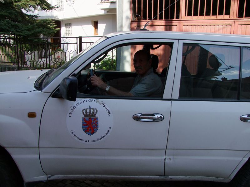 Official Luxembourg car in pristina web.jpg